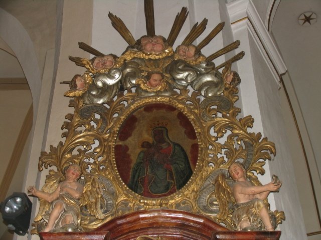 Barokowy obraz Matki Bożej z Dzieciątkiem /przed konserwacją/